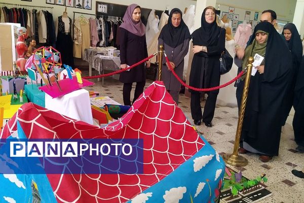 برگزاری جشنواره هفته مشاغل در هنرستان کوثر قیامدشت ری یک