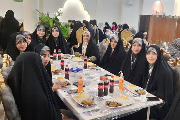 حضور دانش‌آموزان بسیجی شهرستان قرچک در اردوی آموزشی مشهد مقدس 