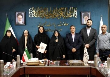 دیدار معاون رئیس جمهور در امور زنان با نخستین مدال آور دو و میدانی زنان ایران در آسیا