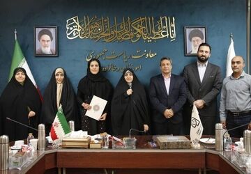 دیدار معاون رئیس جمهور در امور زنان با نخستین مدال آور دو و میدانی زنان ایران در آسیا