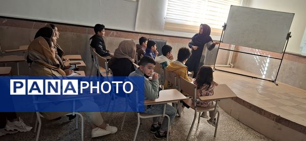 کارگاه آموزشی آمادگی مسابقه سلول‌های بنیادی با حضور دانش‌آموزان دبستان ملاصدرا در پژوهش سرای دکتر حسابی 