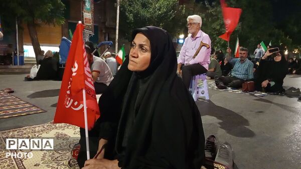 طنین دعای استغاثه در شب‌های مسجد جامع با حضور قلب مؤمنان