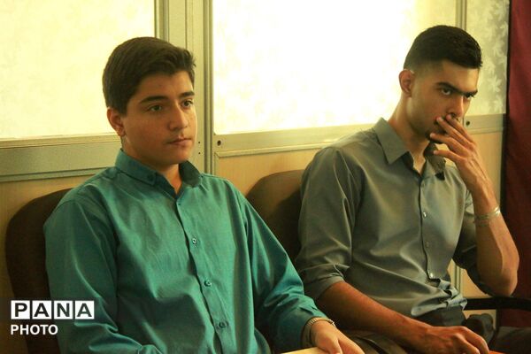 دیدار پلیس، برای یک «خسته نباشید»
