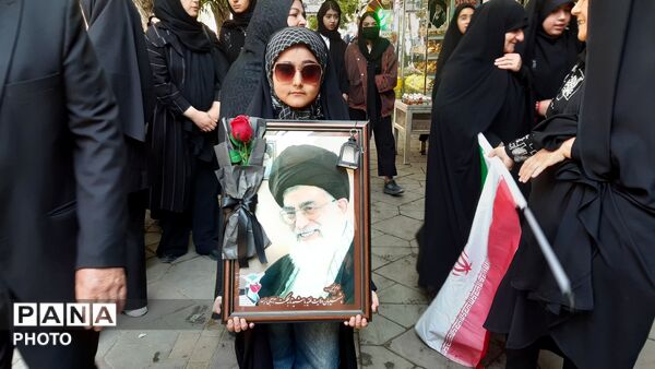 سراب؛ هم‌صدا با تهران در وداع با قائد شهید