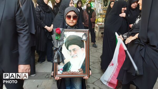 سراب؛ هم‌صدا با تهران در وداع با قائد شهید