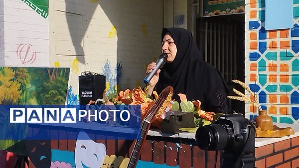 رونمایی از استعدادهای هنری دانش‌آموزان در نمایشگاه فرهنگ و هنر دبیرستان هاجر بیرجند