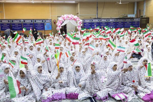 جشن تکلیف دختران در دفتر امام جمعه یزد