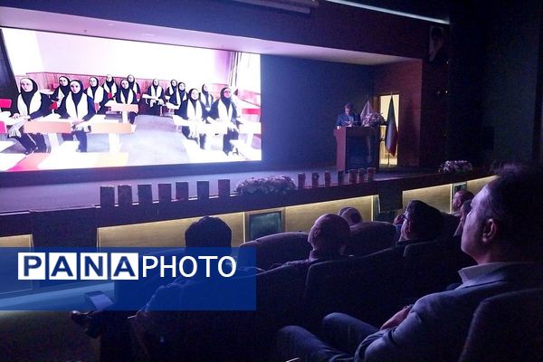 مراسم تقدیر از مشاورین و معاونین پرورشی مدارس ناحیه سه مشهد