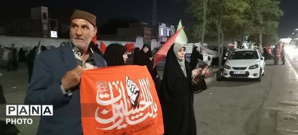 روایتی از شب های ایستاده گی مردم در بلوار توس مشهد