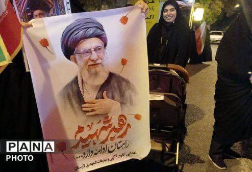  مردم میدان را پرقدرت حفظ کردند
