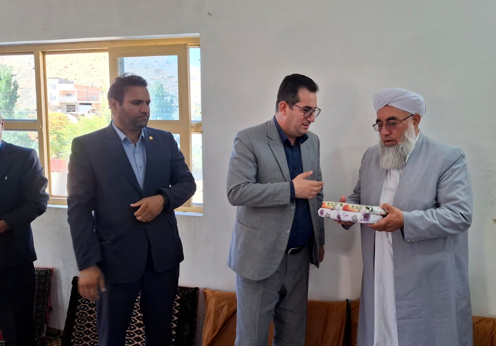 دیدار مدیر کل آموزش و پرورش استان با علمای اهل سنت راز و جرگلان