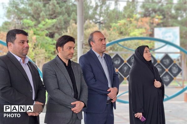 غبارروبی و عطرافشانی گلزار شهدای قرچک به مناسبت آخرین روز هفته تربیت‌بدنی 