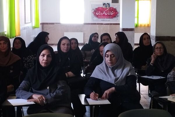 برگزاری مینی دوره هوش مصنوعی در دبیرستان حکمت بهارستان‌دو