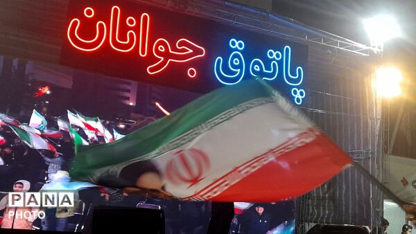 نگاهی بر پاتوق جوانان در چهل و ششمین شب از اجتماعات مردمی 