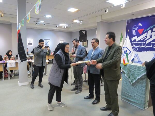 برگزاری رویداد آخراشه در هنرستان هنرهای زیبا 