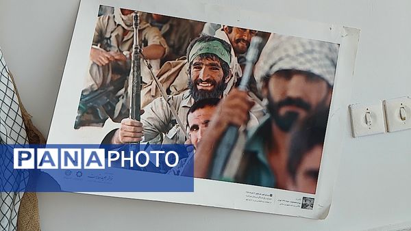 زنگ مهر و مقاومت در هنرستان حضرت زهرا(س) بن به صدا درآمد