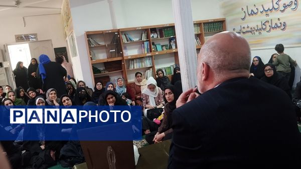 برگزاری جلسه آموزش خانواده در مدرسه مهندس رحمان فرد ناحیه ۱ مشهد مقدس