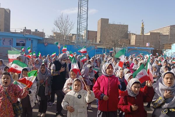 جشن پیروزی انقلاب اسلامی در مدارس منطقه کهریزک 