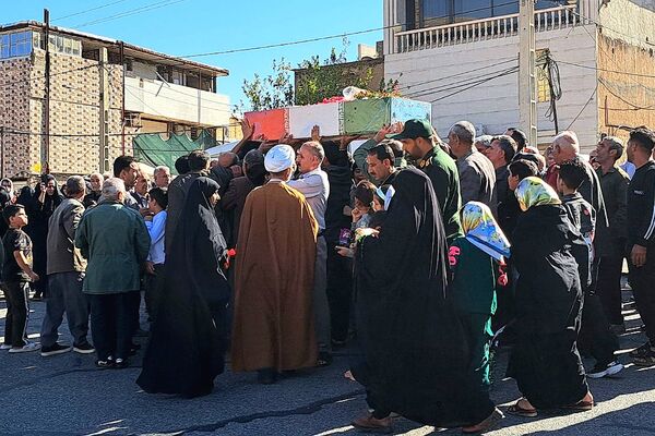 حضور پرشور مردم اَفرینه در آیین استقبال از شهید گمنام