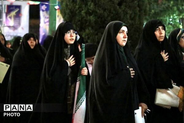 حضور دهه نودی و هشتادی‌ها در راهپیمایی ماهدشت
