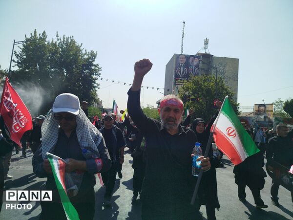 اتحاد و همبستگی مردم ایران در تشییع رهبر انقلاب 
