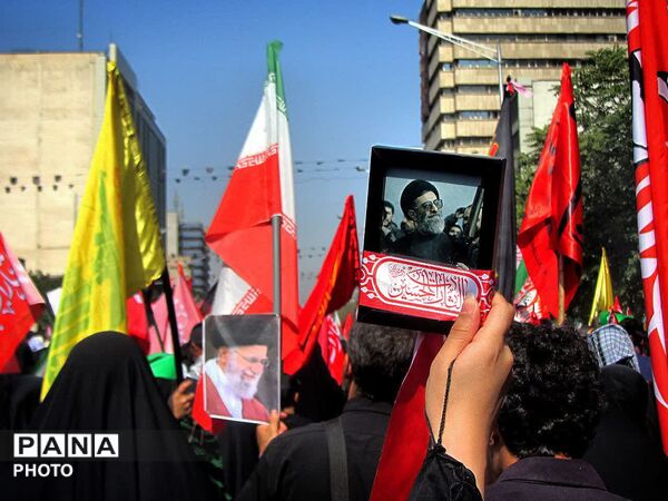 مراسم بدرقه و تشییع آقای شهید ایران در تهران 
