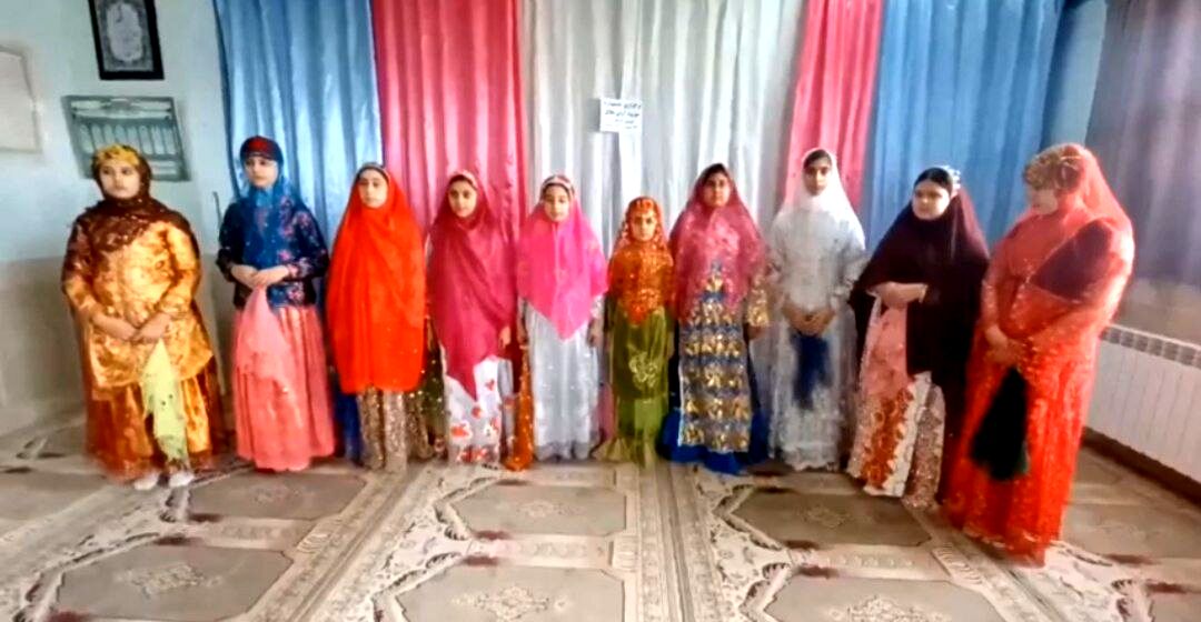 دبستان الزهرا (س) فرادنبه، نوای همدلی را در جشنواره ملی «آوای هلال» طنین‌انداز کرد