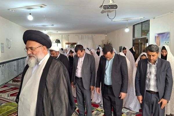 عبادت، نماز و حجاب نشانه خردمندی انسان است