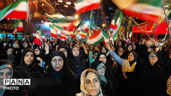 ایستادگی مردم ایران نشانه همبستگی و اتحاد است