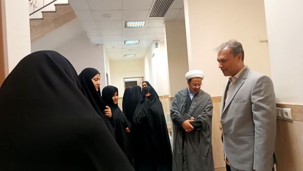 بازدید مسئولین اداره آموزش و پرورش از حوزه علمیه مکتب نرجس کاشمر