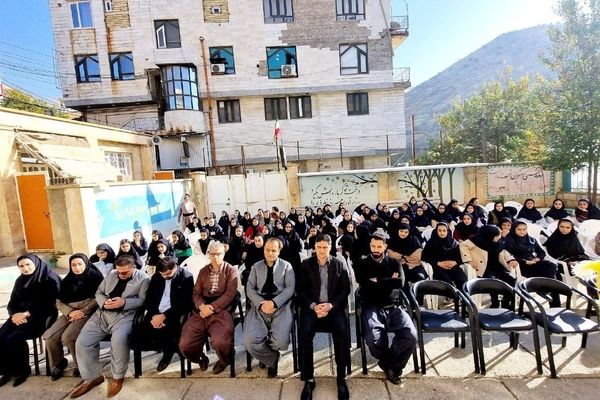 شورای دانش‌آموزی گام اول آموزش دموکراسی و مشارکت اجتماعی است