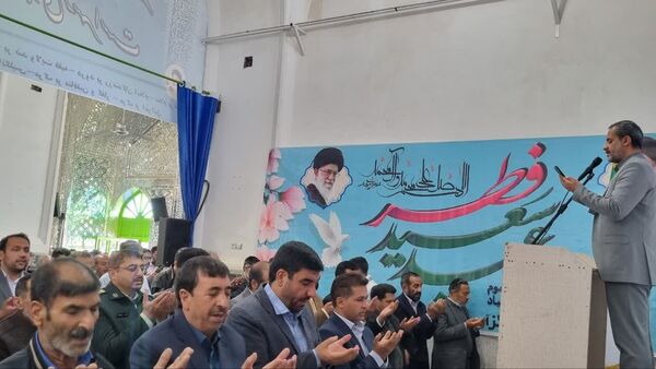 شکوه اقامه نماز عید‌ فطر در سراسر استان کرمان