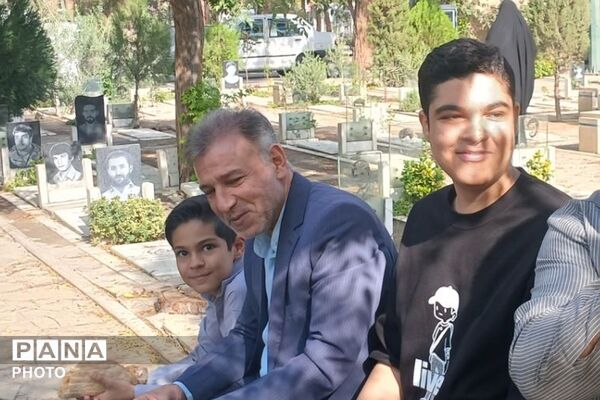 غبارروبی مزار شهدا 