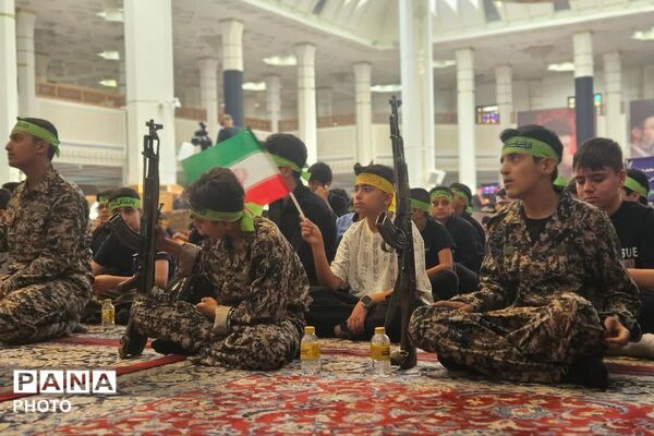 نوجوانان عاشورایی در حرم شاهچراغ(ع) - 3