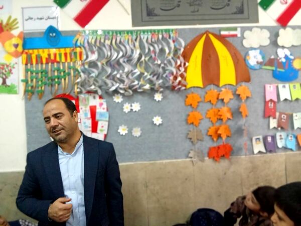 بازدید مسئولان وزارتی آموزش و پرورش شهرستان‌های تهران از مدرسه شهید رجایی شهر قدس 
