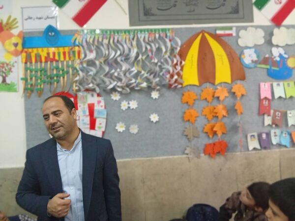 بازدید مسئولان وزارتی آموزش و پرورش شهرستان‌های تهران از مدرسه شهید رجایی شهر قدس 