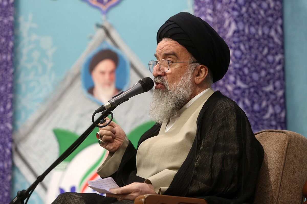 آیت‌الله خاتمی: سران کشور در نفی مذاکره با آمریکا متحد هستند