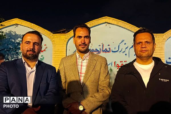 حضور 26 زوج جوان در اجتماعات شبانه و گلباران کردن مزار شهدا