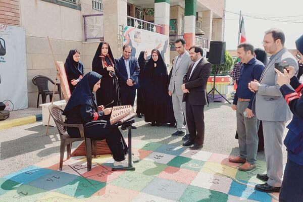 پاسداشت مقام شامخ معلم در آموزشگاه هیأت امنایی فرزانگان ملارد؛ با نواختن زنگ سپاس معلم 
