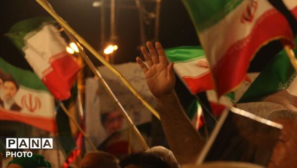 مردم گرگان همچنان ایستاده در شب84