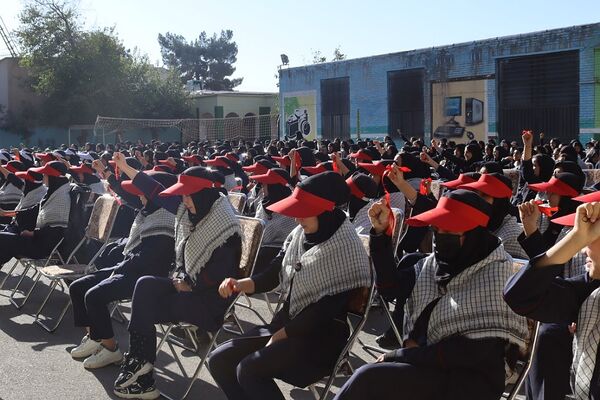 آیین نواختن زنگ استکبارستیزی در هنرستان اولیا کهریزک