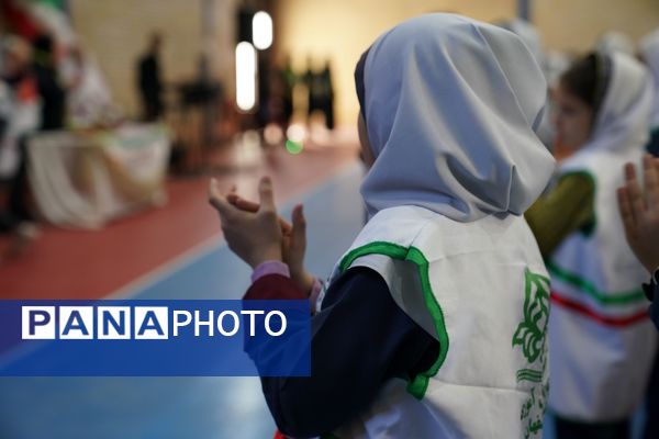 مانور یاوران انقلاب در دبستان دخترانه حاج حسن اصلانی ۲