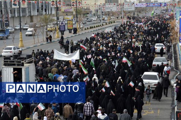 حماسه دانش‌آموزان اسلامشهر در ۲۲بهمن