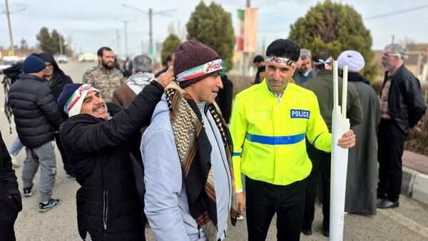 حضور پرشور مردم روستای اسد آباد در راهپیمایی ۲۲ بهمن