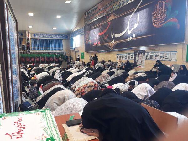   برگزاری جشن ایام‌الله دهه فجر همزمان با نماز جمعه بخش صفادشت با حضور پرشور مردم
