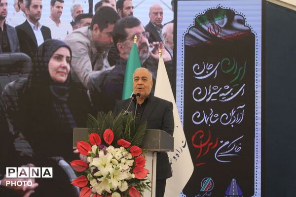 افتتاح ۱۲ کیلومتر از آزادراه کمربندی غربی قم با حضور وزیر راه و شهرسازی