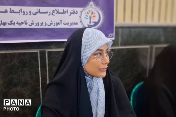 دانش‌آموزان بهارستانی، طلایه‌داران وحدت و معنویت در نماز جمعه