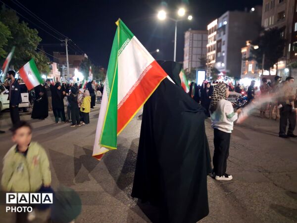 مردم پای کار ایران