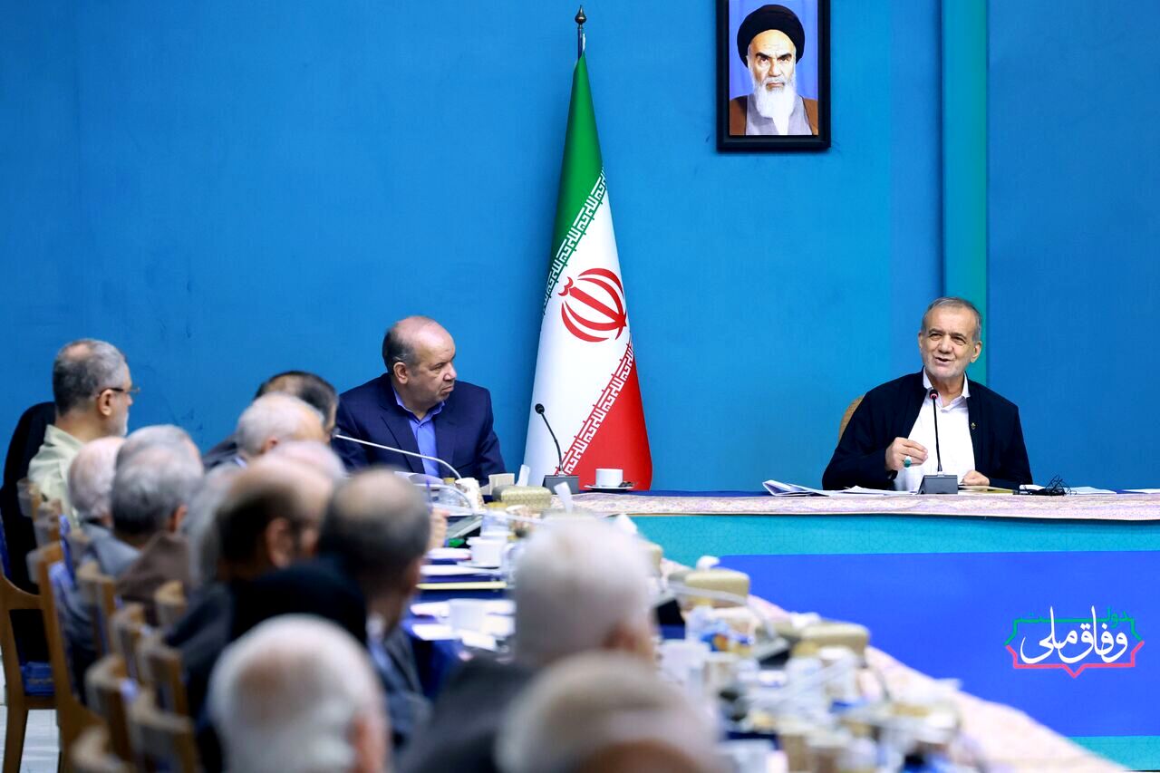 پزشکیان: در دولت به دنبال اصلاح شیوه‌های آموزشی در مدارس هستیم 