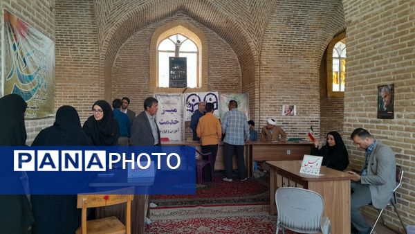 میز خدمت آموزش و پرورش نیشابور در نماز جمعه 